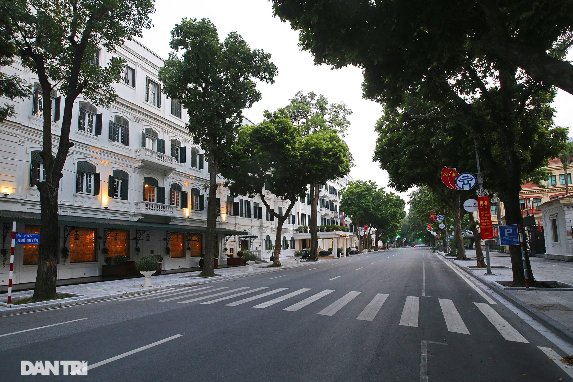 Khách sạn Sofitel Metropole trên phố Ngô Quyền