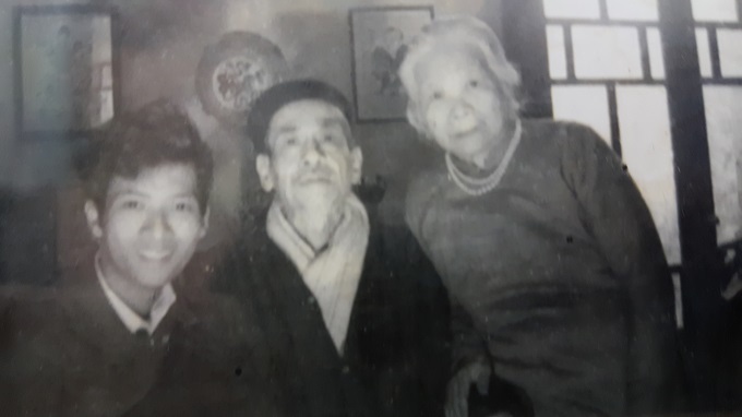 Vợ chồng GS Yến và con trai Bùi Nguyễn Trần Hy.