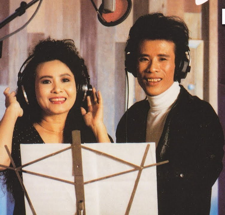 Tuấn Vũ hát song ca với hàng loạt các ca sĩ nổi tiếng thời bấy giờ.