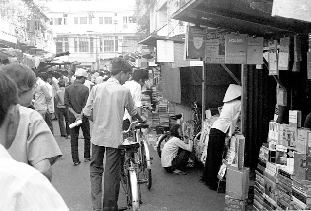 Chợ sách đường Đặng Thị Nhu xưa