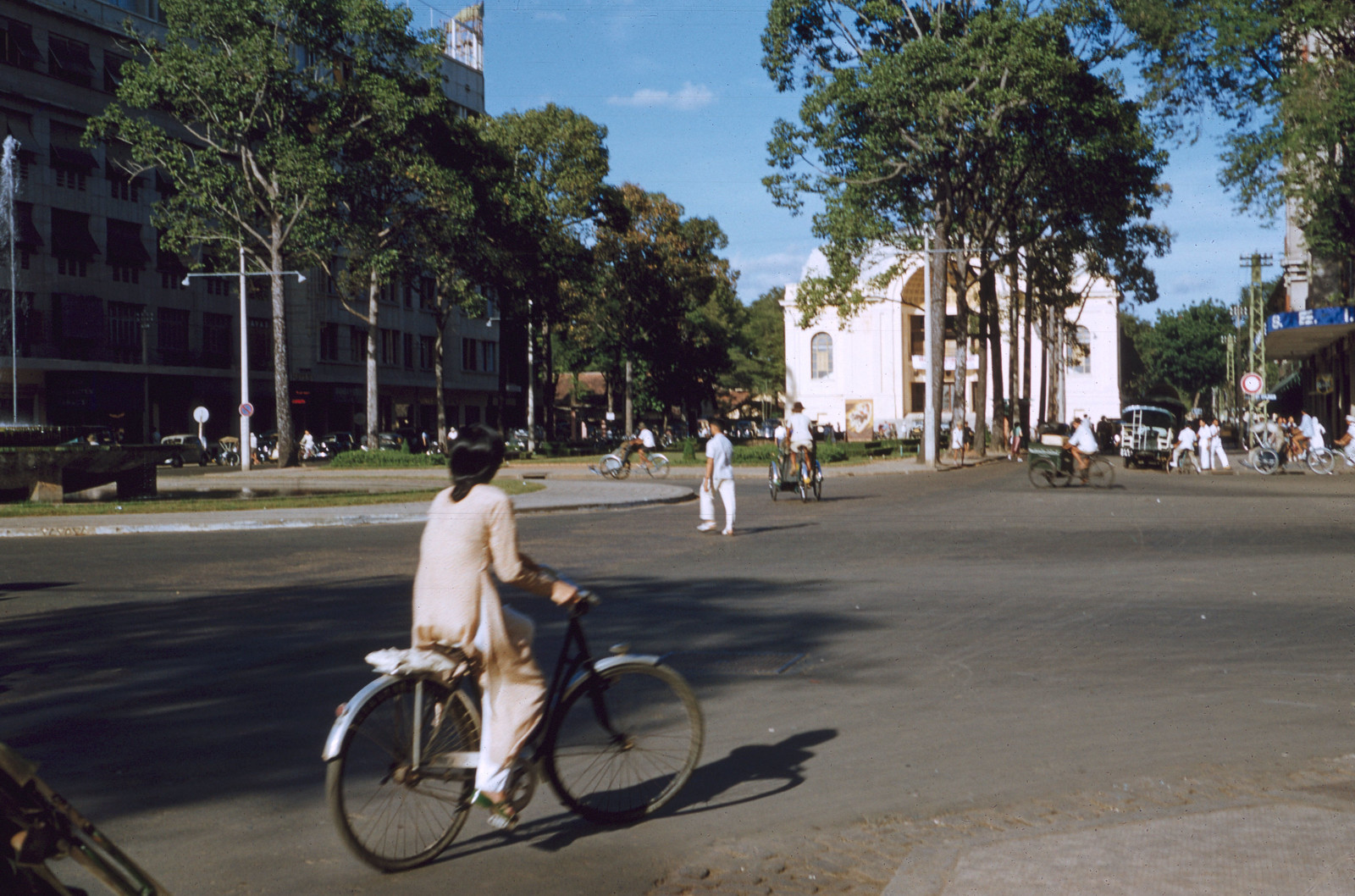 Sài Gòn và chiếc xe đạp xưa