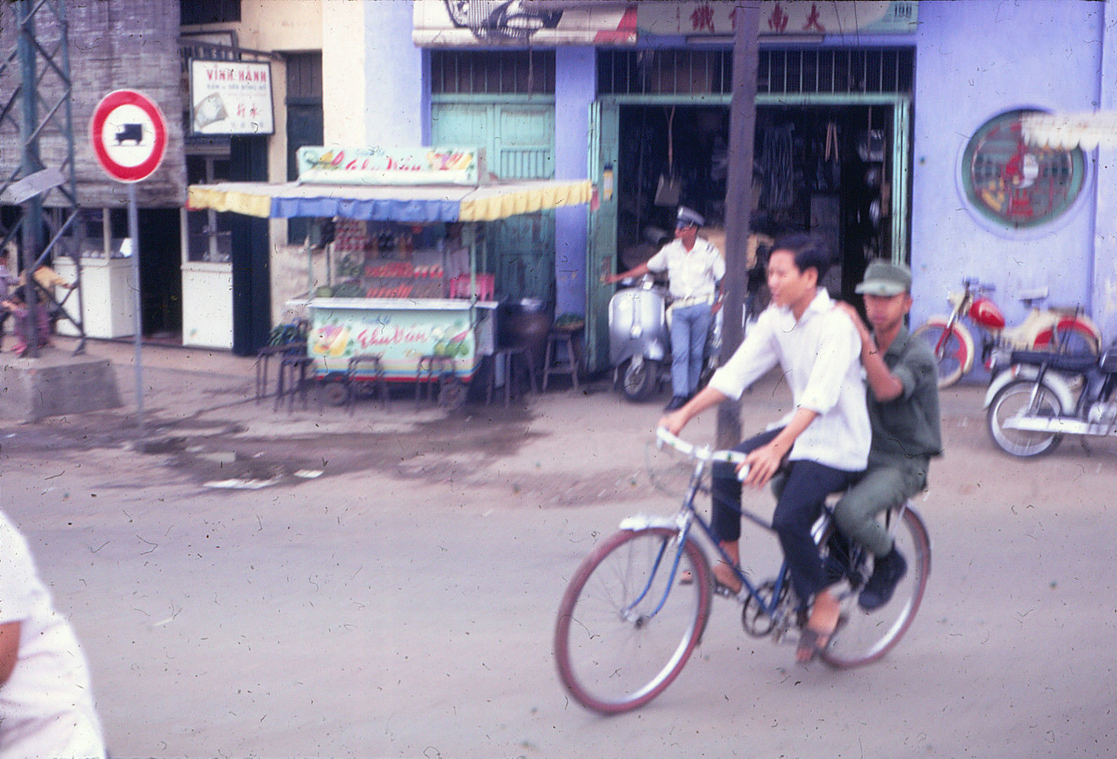 Sài Gòn và chiếc xe đạp xưa