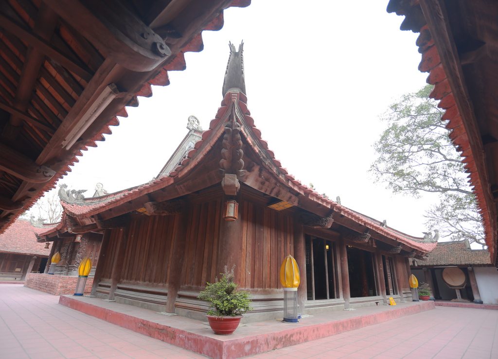 Một góc bên trong chùa Đậu