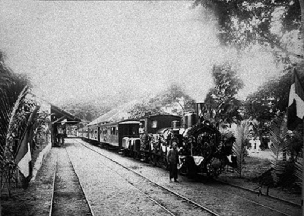 Một chuyến tàu chờ đợi để khởi hành Sài Gòn - Mỹ Tho vào ngày 20/7/1885. Ảnh: Maison Asie-Pacifique (MAP).