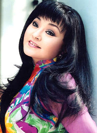 Hình ảnh ca sĩ Hương Lan khi còn trẻ