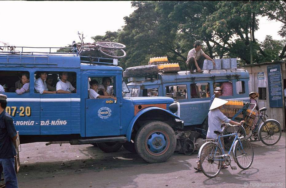 Đà Nẵng: Xe buу́t tᾳi bến xe buу́t
